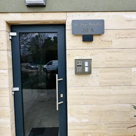 Apartman Dora With Private Parking Zadar