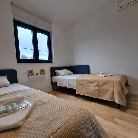 Dora With Private Parking Apartment Zadar