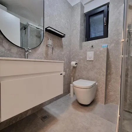 Dora With Private Parking Apartman Zadar