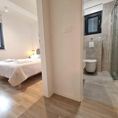 Dora With Private Parking * Zadar