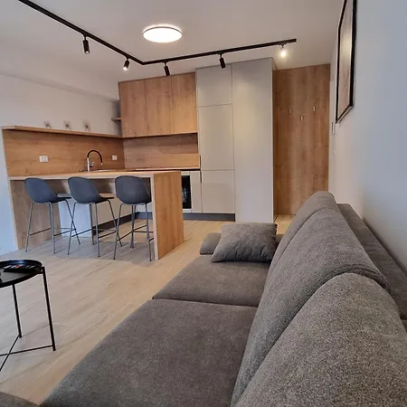 Dora With Private Parking