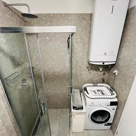 Dora With Private Parking Apartment