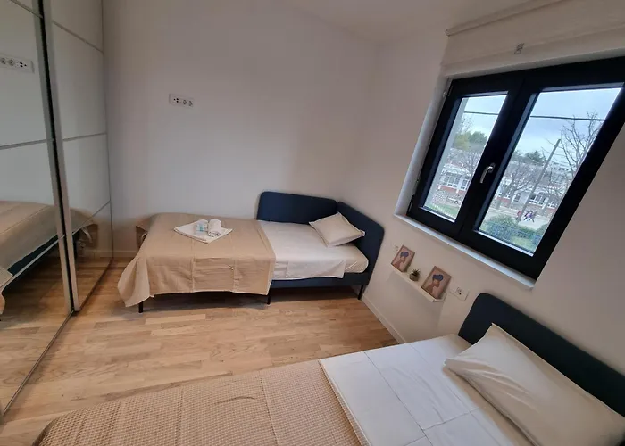 Dora With Private Parking * Zara