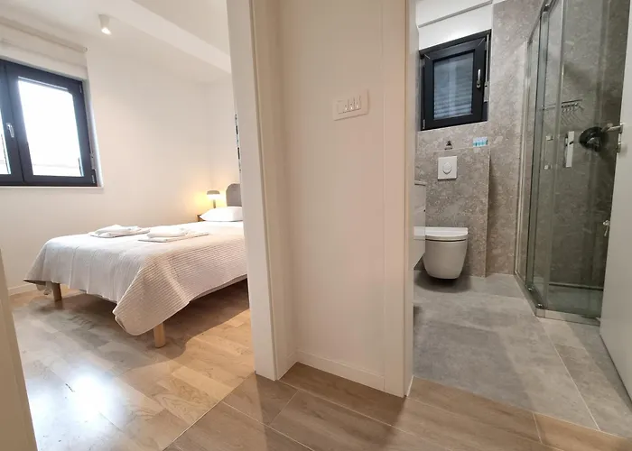 Dora With Private Parking * זאדאר