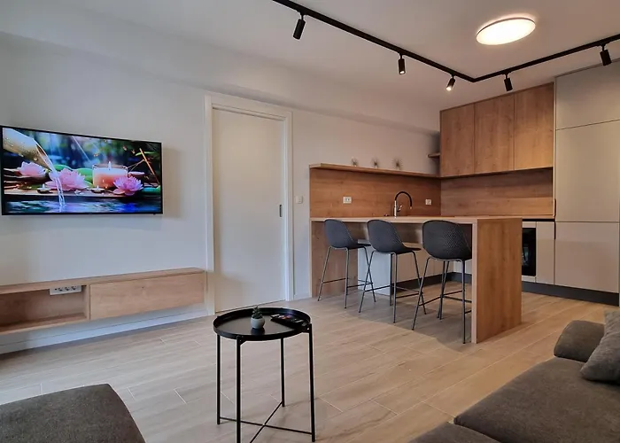 Dora With Private Parking