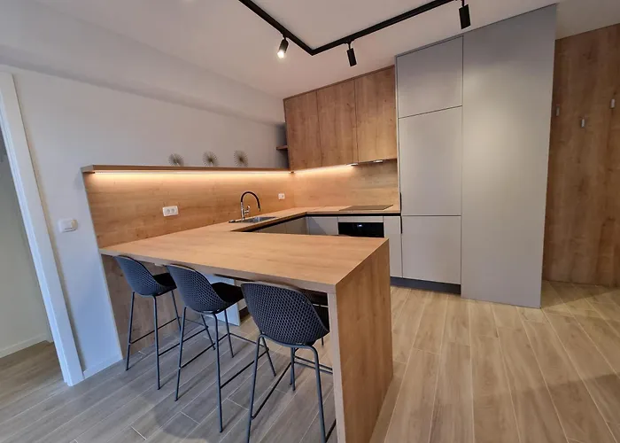 Dora With Private Parking * Zara